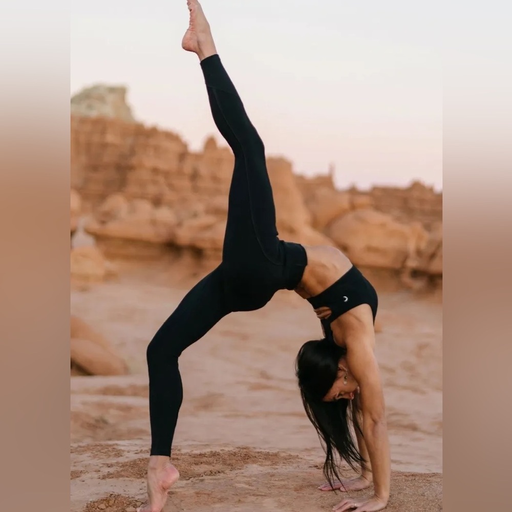 ZYIA Black Ribbed 7/8 Legging 4